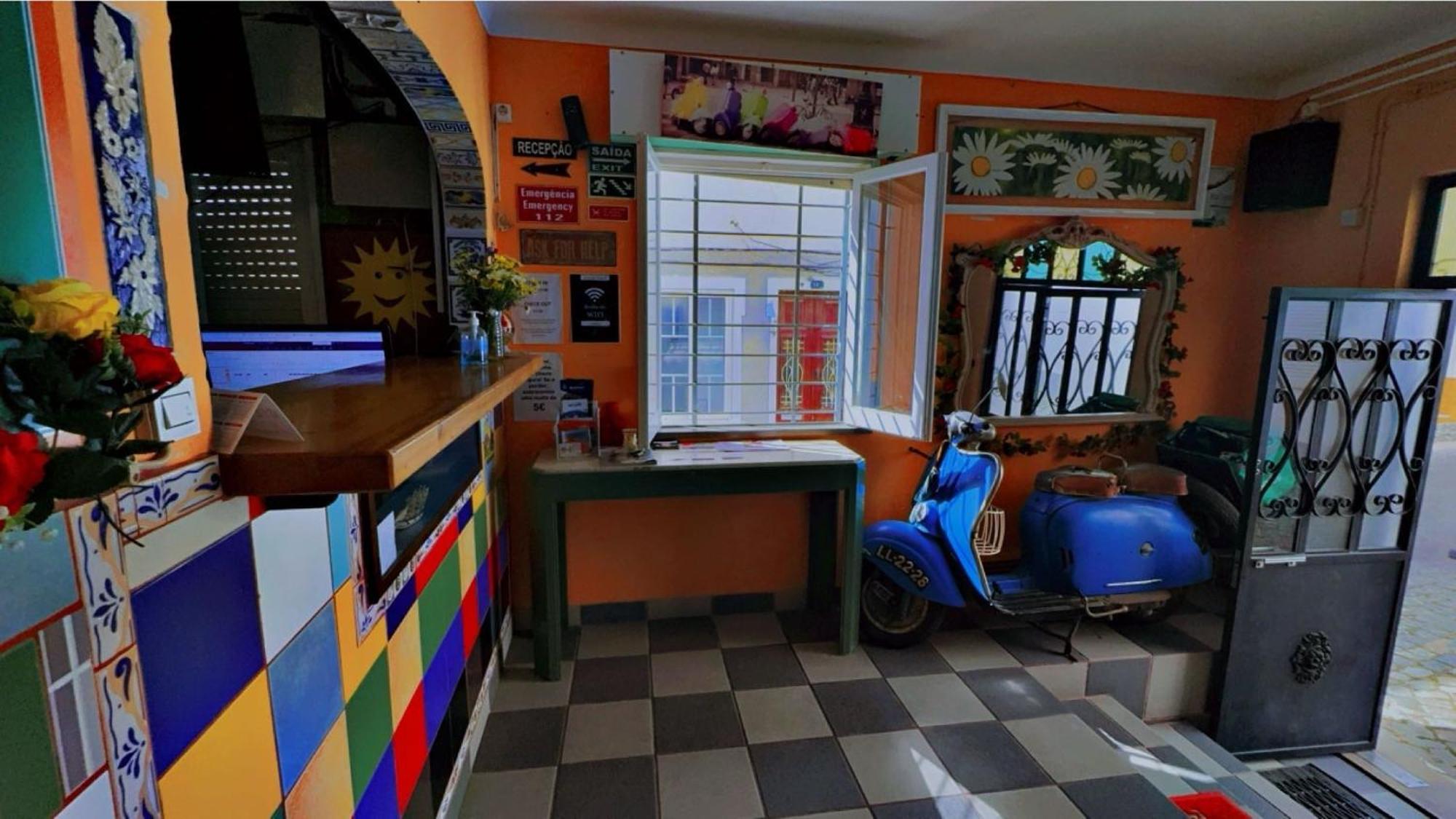 Lagos Central Hostel エクステリア 写真