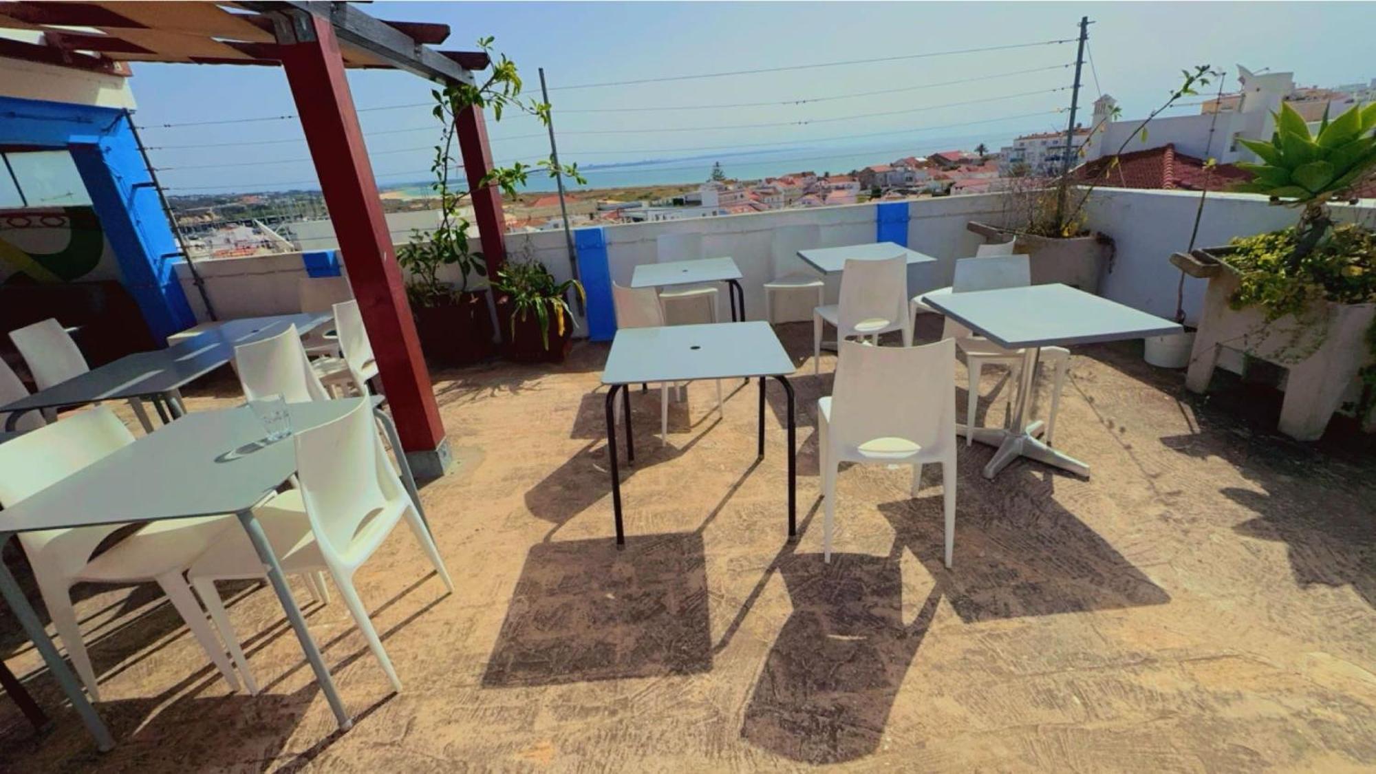Lagos Central Hostel エクステリア 写真